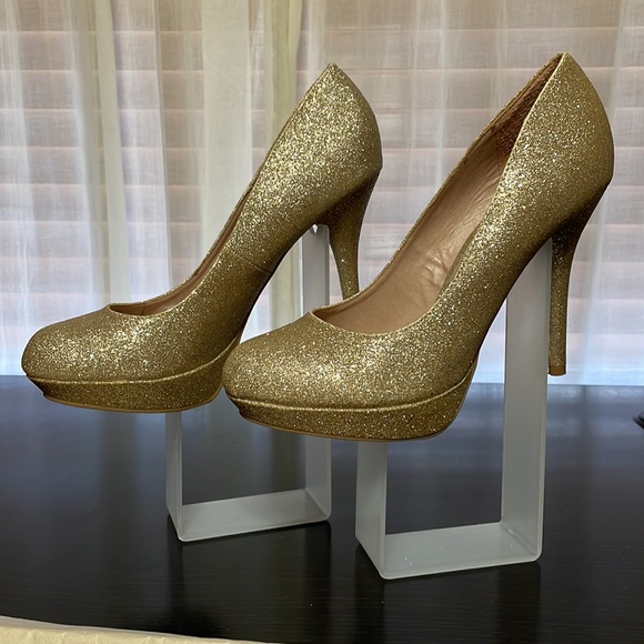 ❗5 For $2️⃣5️⃣ Bundle Sale❗️Olsenboye Gold Glitter Platform Heels - Picture 2 of 9